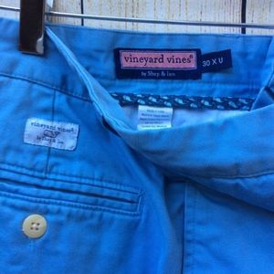 Vineyard Vines men’s blue khakis